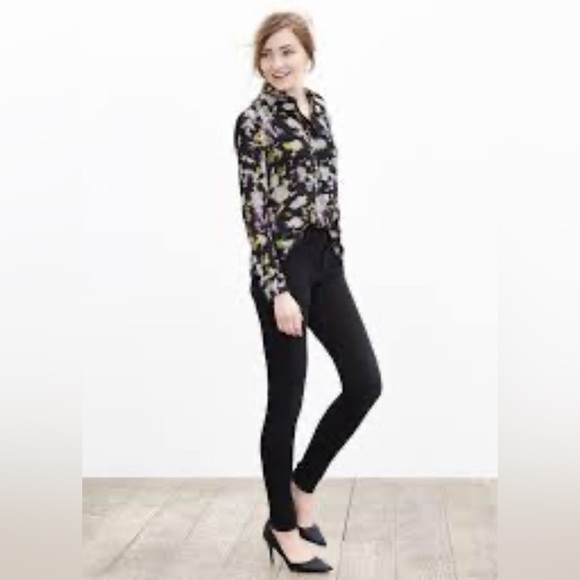 Watercolor Silk Boyfriend Shirt in Summer Plum from Banana Republic size small - Picture 4 of 14